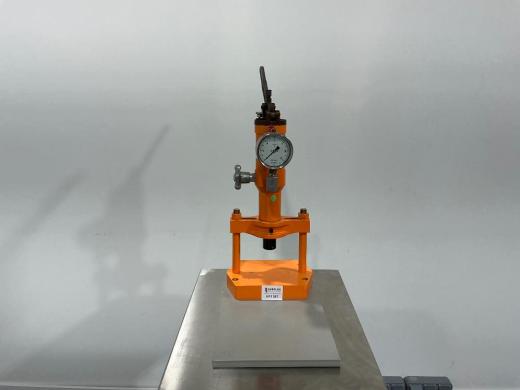 Kratos Analytical Hydraulic Press WCC13AIN with Manual Lever and Analog Pressure Gauge-cover