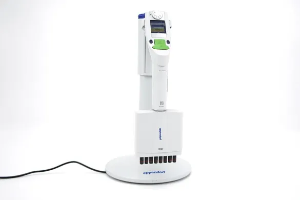 Eppendorf Xplorer 8-Channel Electronic Pipette, 50–1200 µL, with Charging Stand
