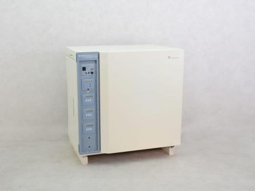 Thermo Scientific 3035 CO2 Incubator-cover