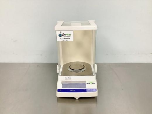 Mettler Toledo AB104-S Analytical Balance with 0.1 mg Readability and RS232 Interface-cover
