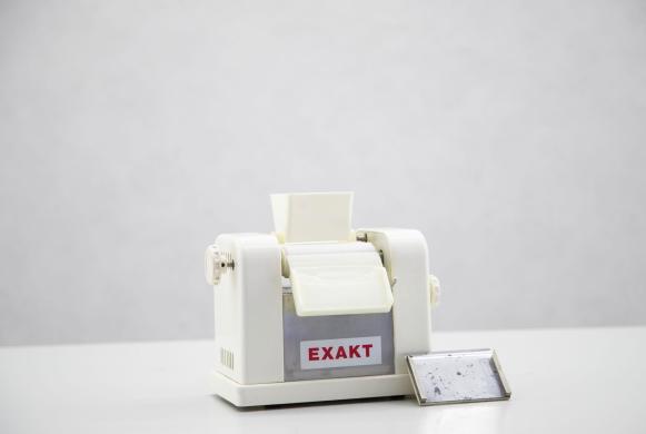 Exakt 35 Ointment Mill for Cream and Ointment Preparation-cover