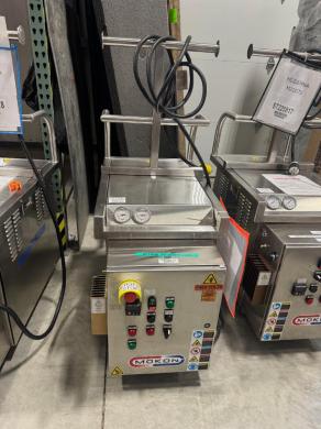 Mokon DT4C09AHC01 Industrial Multi-Zone Temperature Control Chiller-cover