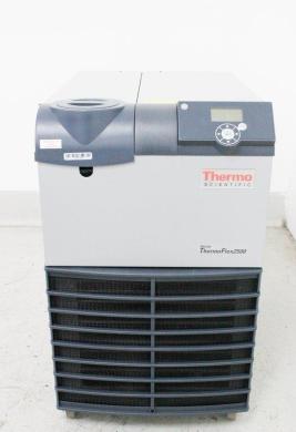 Thermo Scientific Neslab ThermoFlex 2500 Recirculating Chiller with 2200W Cooling Capacity-cover