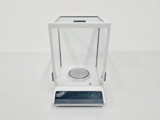 Mettler Toledo AE 200 4dp Analytical Balance for Precision Weighing-cover