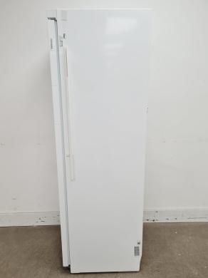 Liebherr LKv Model No. 3910 MediLine Lab Refrigerator Lab-cover