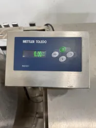 Thermo Scientific HyClone Single Use Bioreactor with Integrated Motor Agitator and Control Panel, 3 of 4