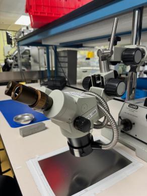 Luxo Stereo Microscope with Binocular Eyepieces and External Adjustable Light Source-cover