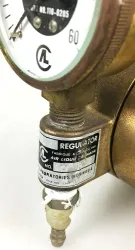 Liquid Air 151-1137 Brass Carbon Dioxide Regulator - CGA 500, 2 of 5