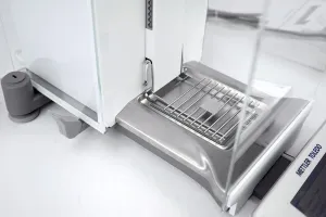 Mettler Toledo XPE204 Analytical Balance, 220 g × 0.1 mg, with P-52RUE Printer, 3 of 10