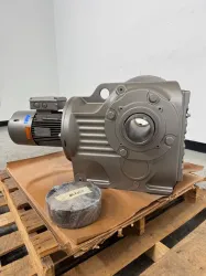 SEW-Eurodrive DFT100L4BHG4HRTF Inverter/Vector Duty Industrial Motor, 2 of 4