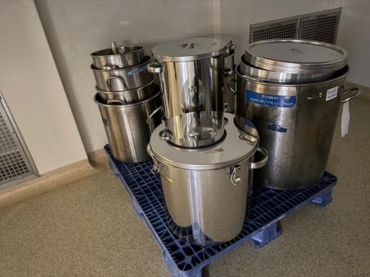 Eagle Stainless Steel Laboratory Pots Model CH-145 and S-49-cover