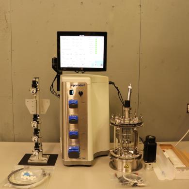 Eppendorf BioFlo 320MFG 5L Benchtop Bioprocess Control Station Fermenter Bioreactor-cover