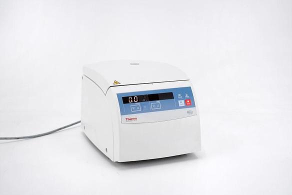 Getinge Applikon Small-Scale Cell Bioreactor my-Control with Motor Shaft and Sensors (2021)-cover