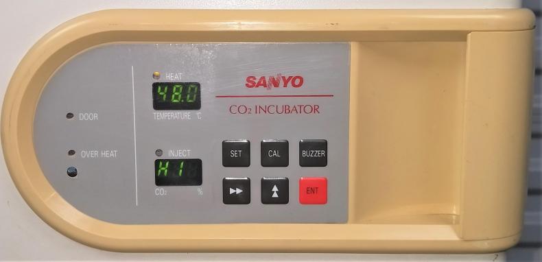 Sanyo MCO-17A CO2 Incubator (5.8 Cu Ft) with IR Sensor and DHA Heating System-cover