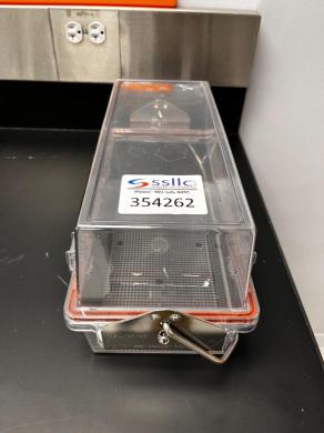 Nalgene Transport Carrier with Metal Locking Bracket for Secure Laboratory Sample Transport-cover