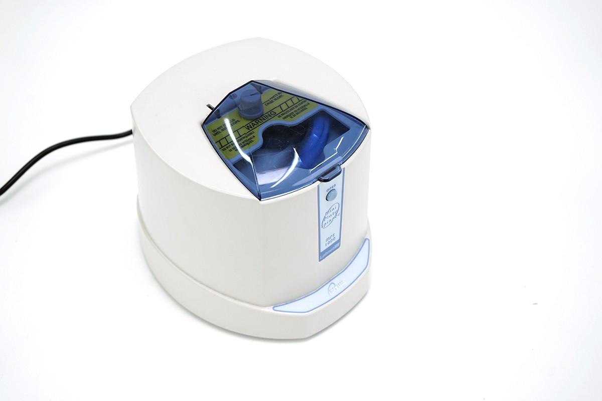 Labnet MPS 1000 Mini Plate Spinner PCR Centrifuge, 2500 rpm, 500 × g, 2-Plate Capacity