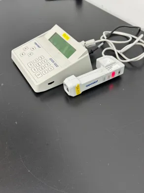 Eppendorf EDOS 5222 Precision Digital Dosing System with Handheld Dispensing Module