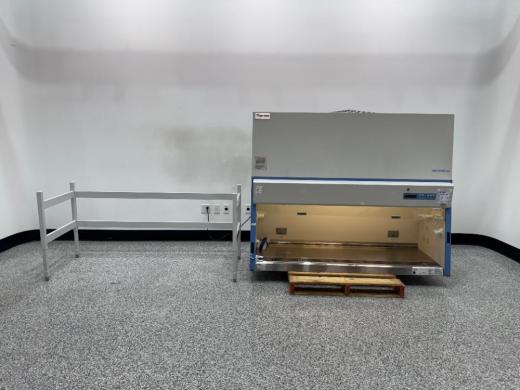 Thermo 1300 Series A2 6' Class II Biosafety Cabinet Model 1327 for Biohazard Containment-cover