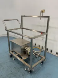 Quattroflow Q4400 Diaphragm Pump with Stainless Steel Mobile Cart, 3 of 4