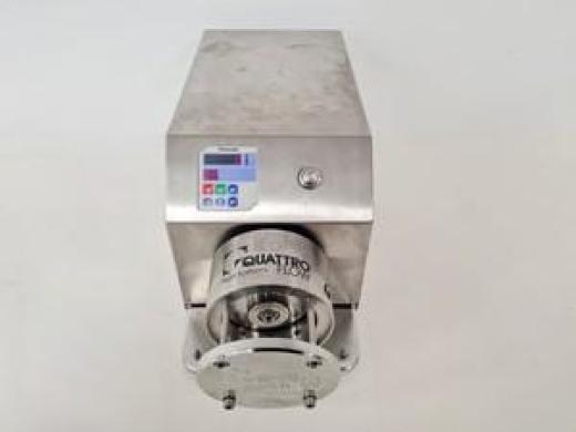 Quattroflow Fluid Systems 1200 Quaternary Diaphragm Pump QF 1200-SU Lab-cover