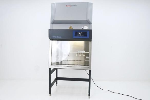 Thermo Scientific HERAsafe 2030i 0.9 Class II Biological Safety Cabinet 42699611-cover