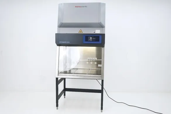 Thermo Scientific HERAsafe 2030i 0.9 Class II Biological Safety Cabinet 42699611