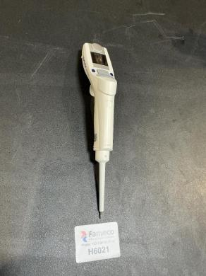 Eppendorf Xplorer Electronic Pipette with Digital Volume Adjustment and LCD Display-cover