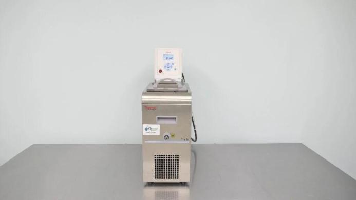 Thermo Scientific Haake A10 Refrigerated Circulator with SC100 Digital Controller-cover