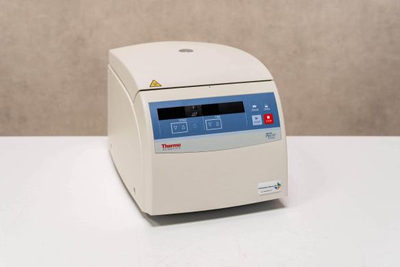 Thermo Scientific Pico 17 Microcentrifuge-cover