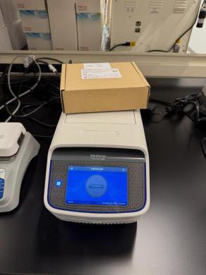 Applied Biosystems MiniAmp Thermal Cycler for PCR Amplification-cover