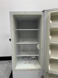 Electrolux FFU09KOFWO Free-Standing Commercial Freezer with Wire Shelves, 3 of 4
