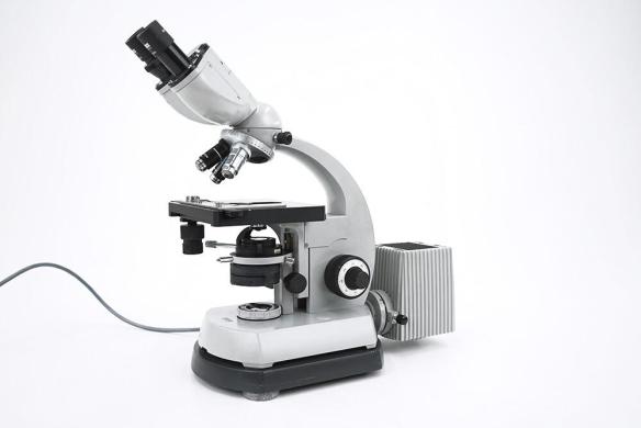 Zeiss Standard 14 Upright Compound Microscope with 16x, 40x, 100x and W10X/18 Eyepiece-cover