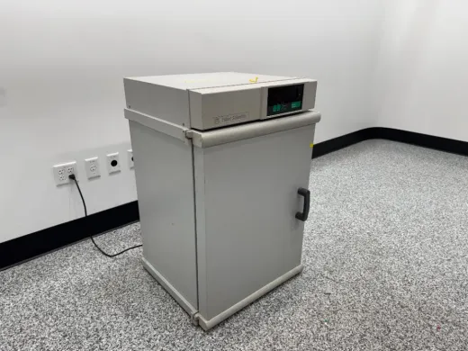 Fisher Scientific 650D Isotemp Gravity Convection Laboratory Incubator with Digital Control