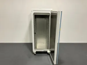 MMM Medcenter Incucell 404 Temperature-Controlled Laboratory Incubator, 3 of 4