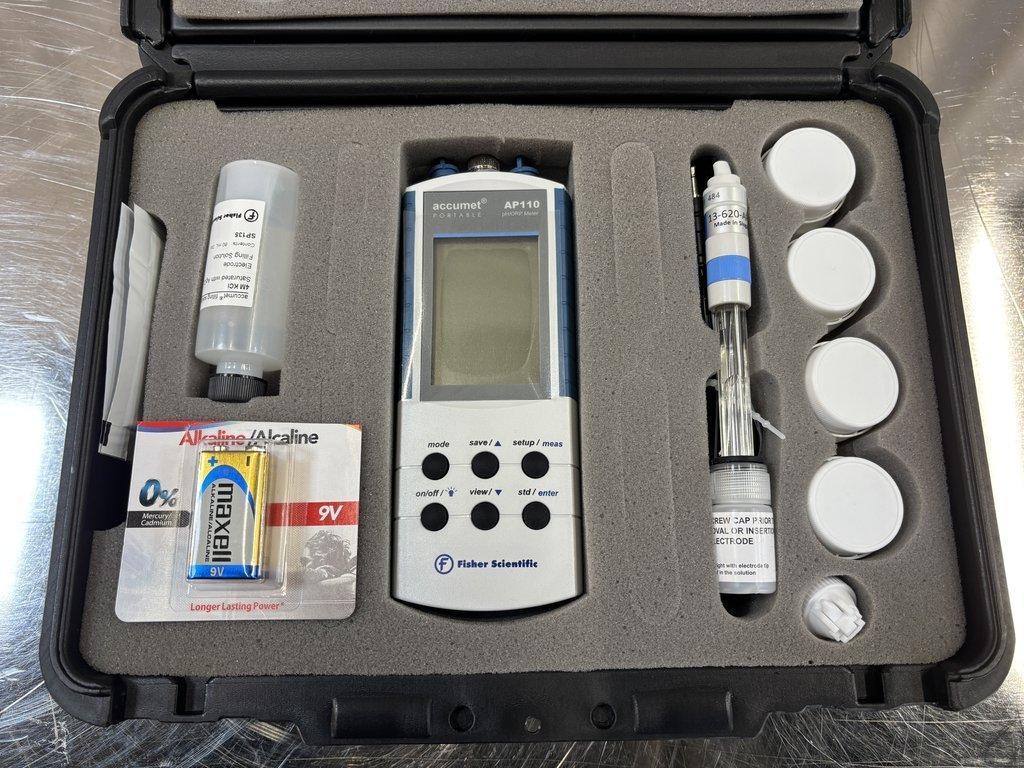 Fisher Scientific AP110 pH/ORP/Ion Meter for Laboratory Chemical Analysis