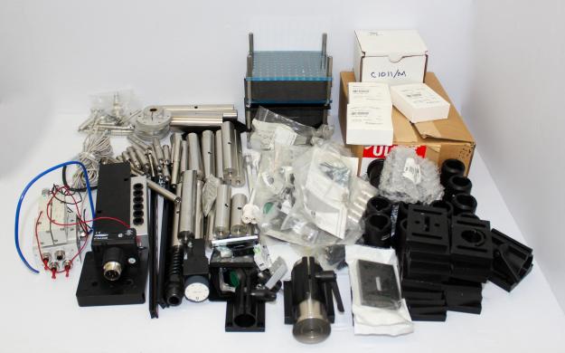 THORlabs C1011/M Optical Accessory Box with Pillar Posts and Timers-cover