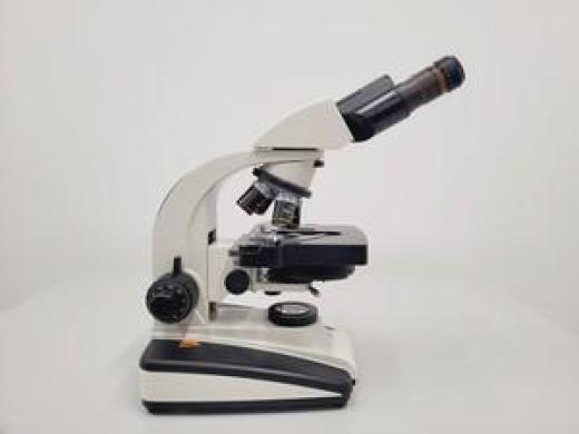 Prior PX042 Compound Microscope With 4 x EPLan Objectives Lab-cover