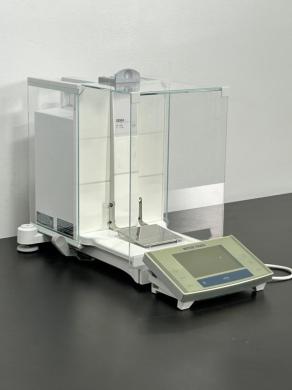 Mettler Toledo XS204 Analytical Balance with Detachable Touchscreen Terminal-cover
