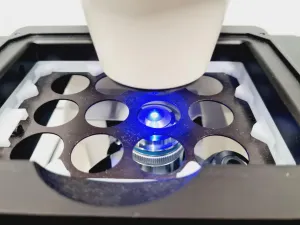 Carl Zeiss Axiovert 200M Inverted Fluorescence Microscope with 4x Objectives, 17 of 65