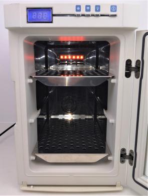 Thermo Scientific HeraTherm IMC 18 Refrigerated Microbiological Incubator-cover
