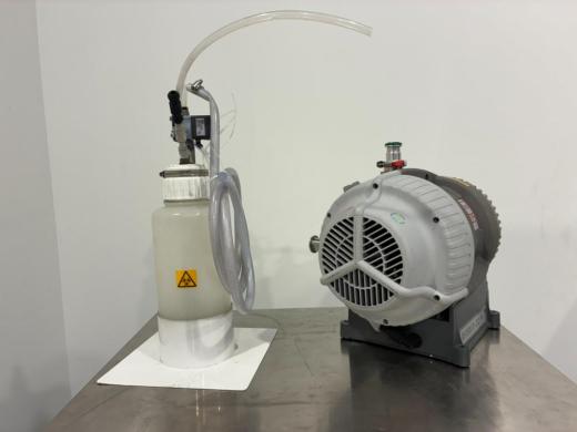 Waters Xevo TQMS Tandem Quadrupole LC-MS/MS System with XDS 35i Vacuum Pump-cover
