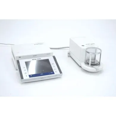 Mettler Toledo XP6 Micro Balance with 1 µg Readability and 6.1 g Capacity