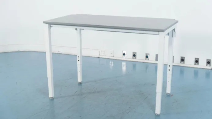 4.5-Foot Stationary Laboratory Workbench for Scientific Applications, Patient Care & Monitoring