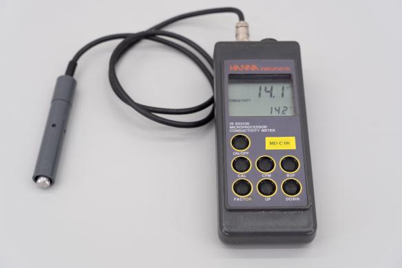 Hanna HI 933100 Conductivity Meter with Automatic Temperature Compensation-cover
