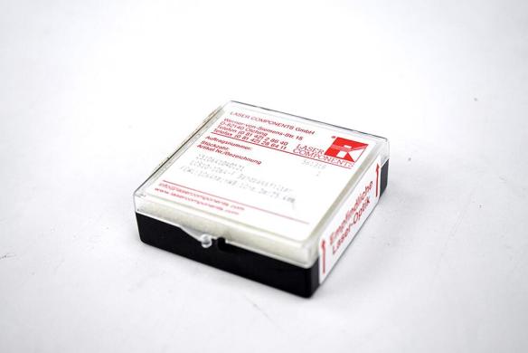 LASER Components LCS10-1064-F 1064 nm Bandpass Optical Filter 1510641040121-cover