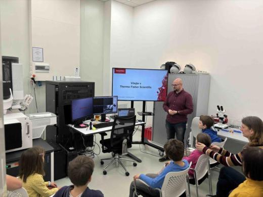 Thermo Fisher Scientific (formerly FEI) Quanta-cover