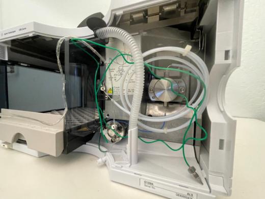 Agilent 1200 Series G1329A High-Precision HPLC Autosampler with 96-Well Plate Tray-cover