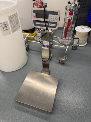 OHAUS Defender 5000 XtremeW TD52XW Industrial Digital Scale with Stainless Steel Platform-cover