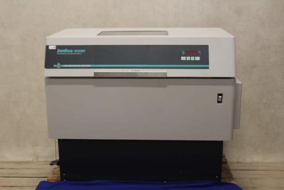 New Brunswick Innova 4330 Shaking Incubator-cover