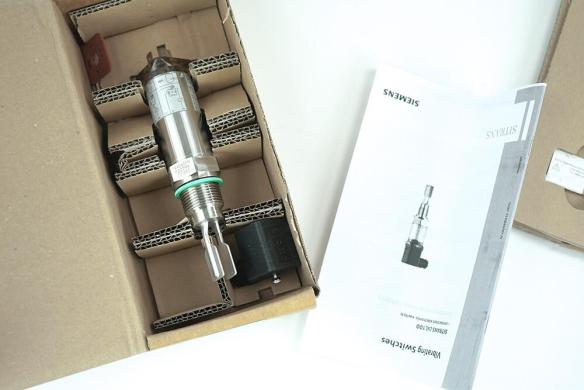Siemens SITRANS LVL100 Vibrating Fork Level Switch 100.XXTGBCPV 7ML5745-1BA01-1BA0 (2015)-cover